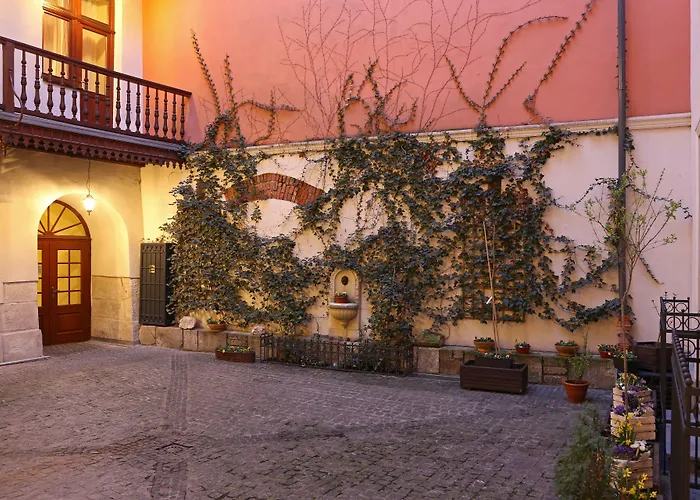 Gołębia 8 Residence